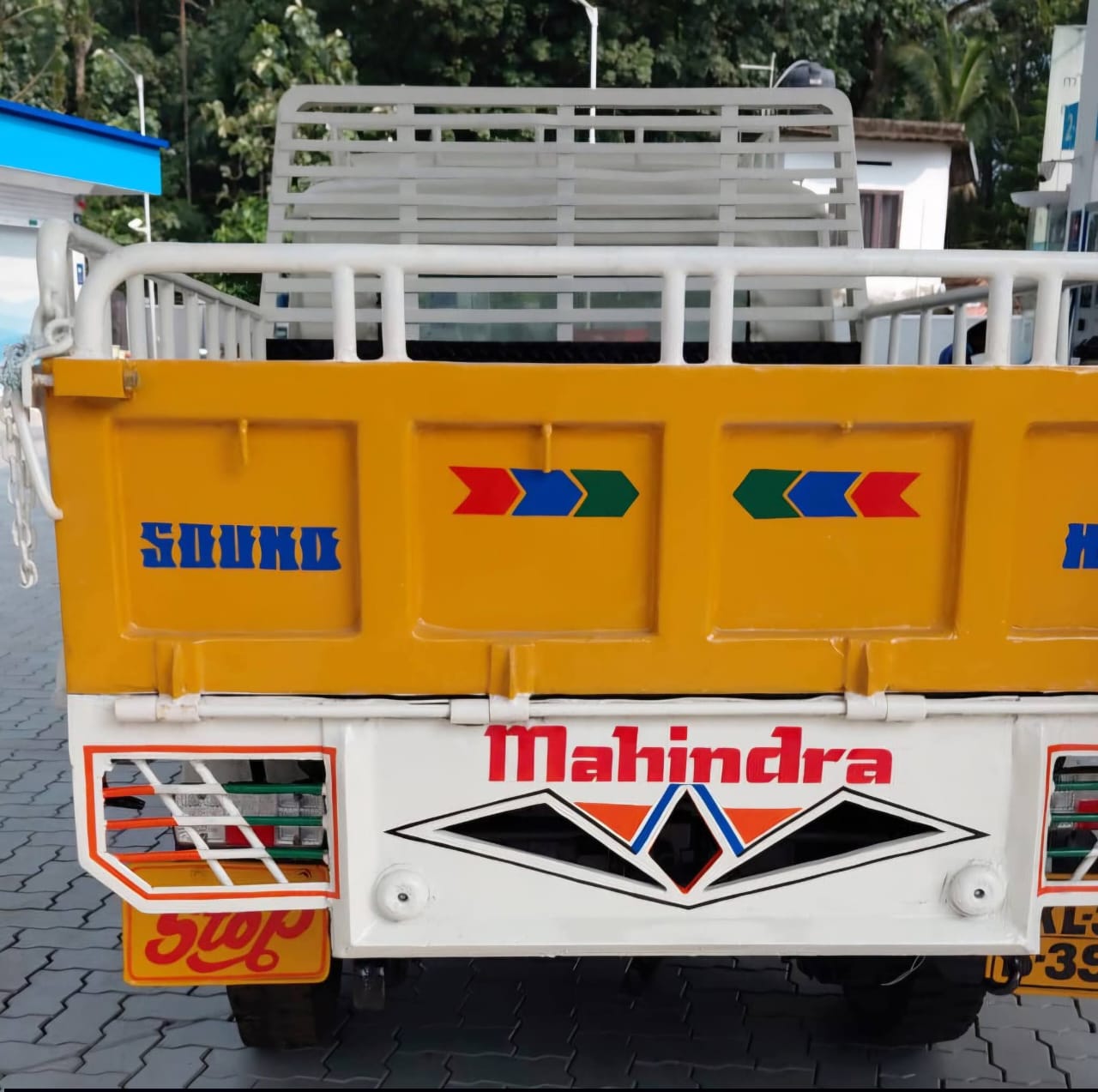 Mahindra Mahindra — Indore