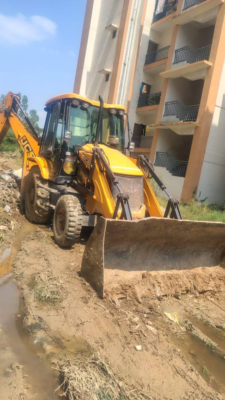 JCB 3DX — Indore