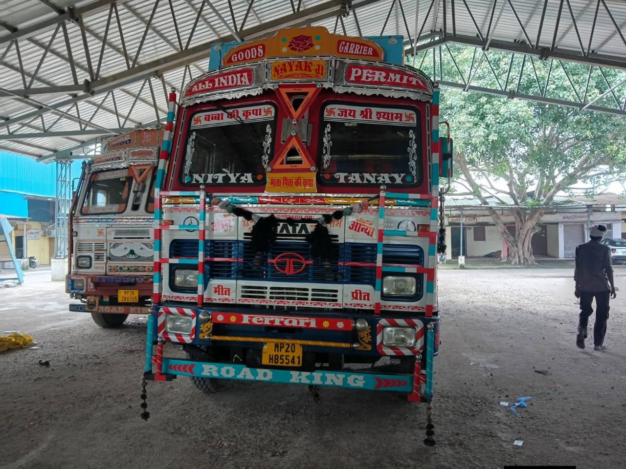 Tata Truck — Yws