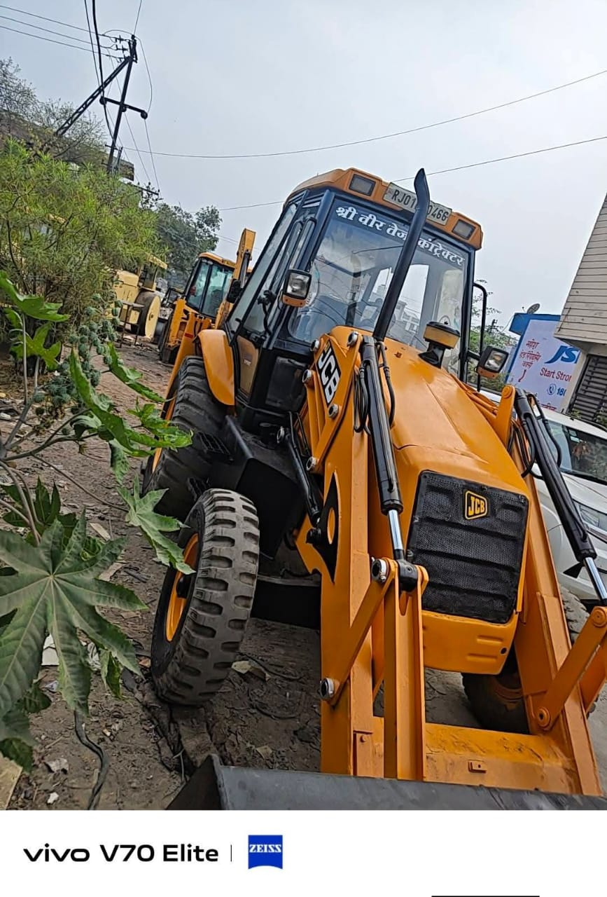 JCB 2CX — Indore