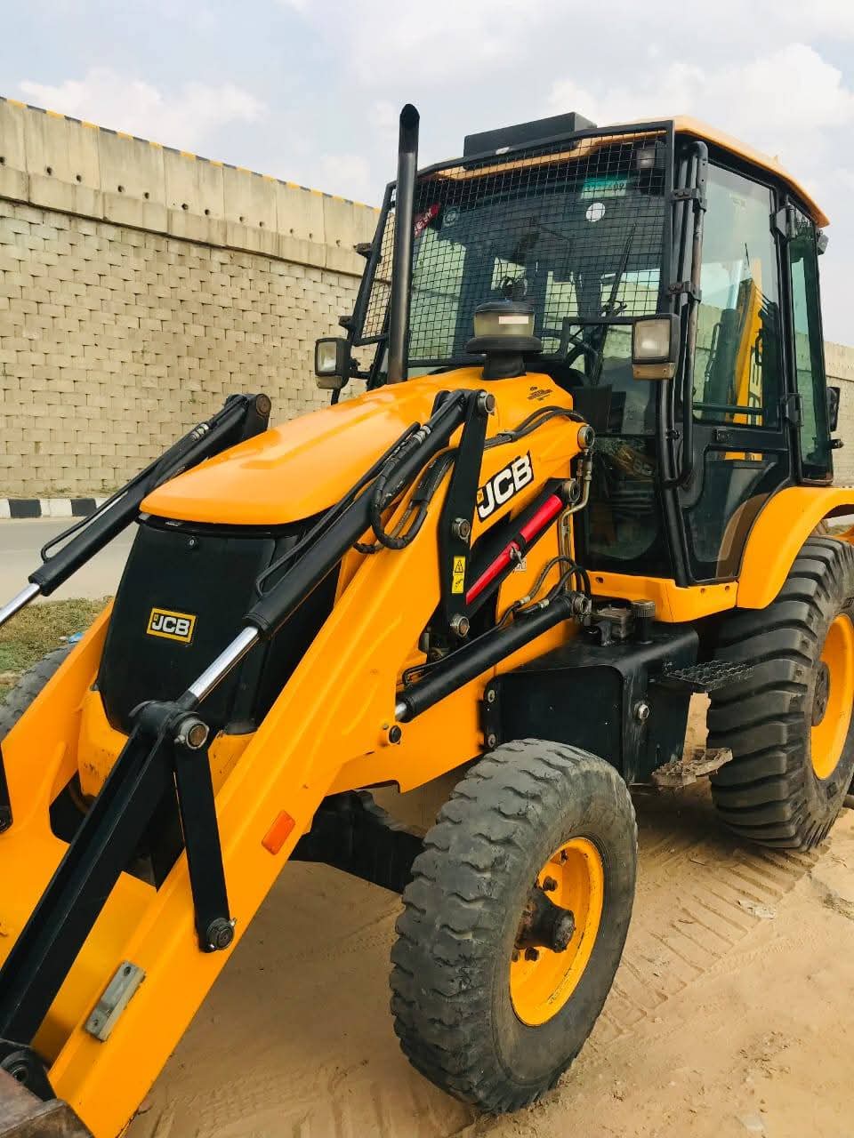 JCB 3DX — Indore