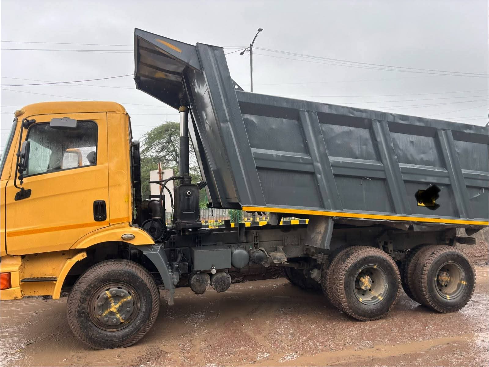 Caterpillar 740B — Indore