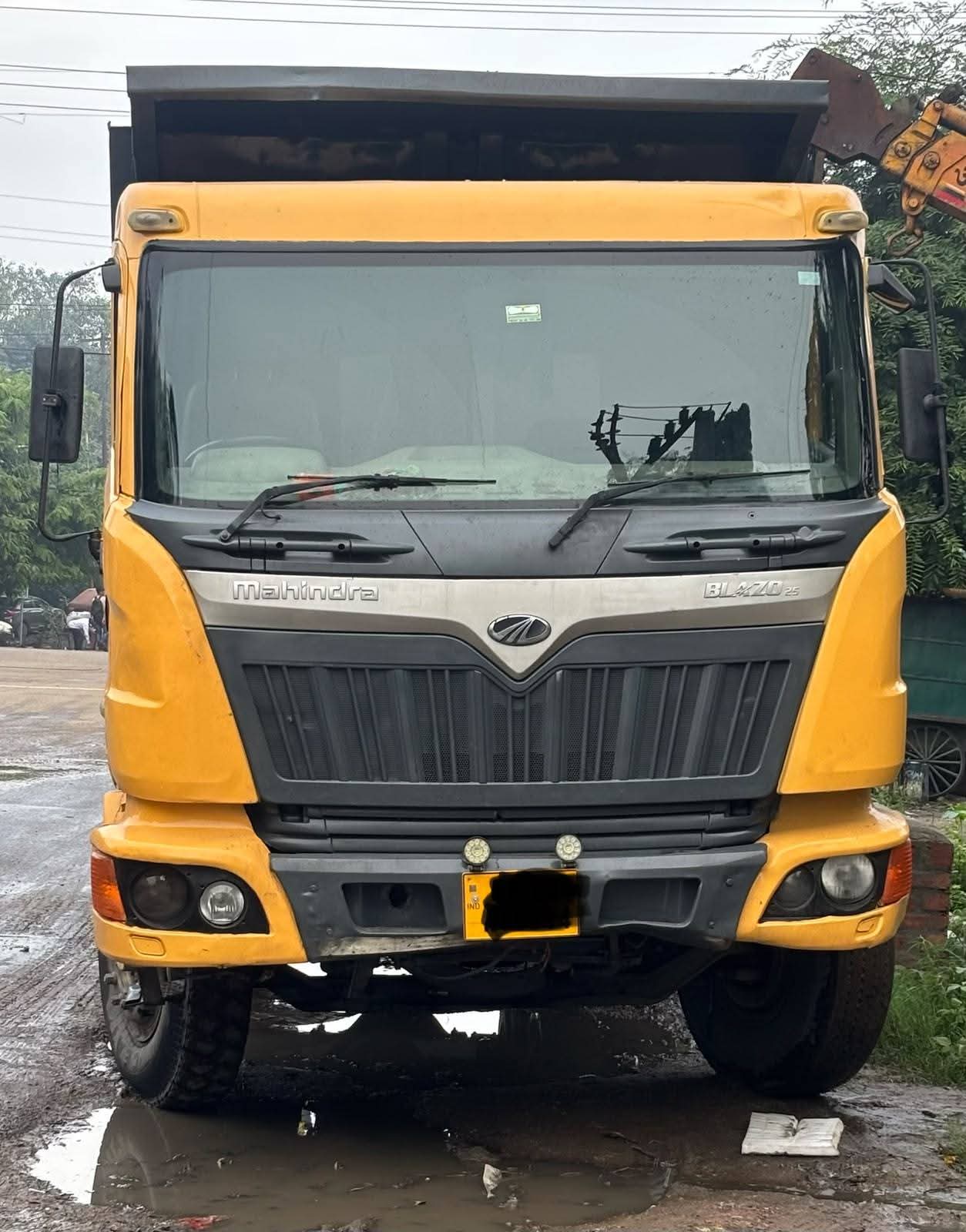 Mahindra Blazo — Delhi