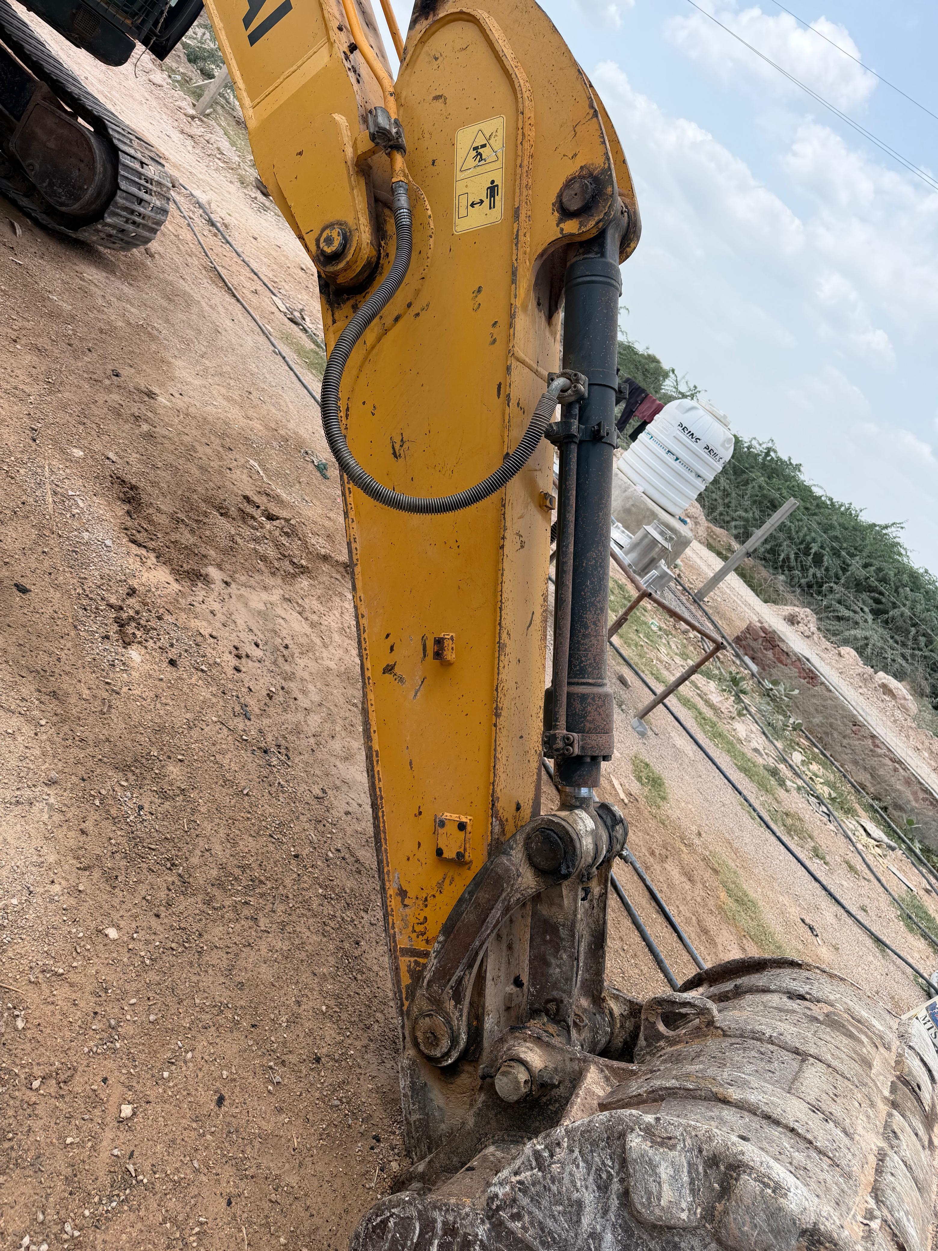 Hyundai 140 — Rajasthan