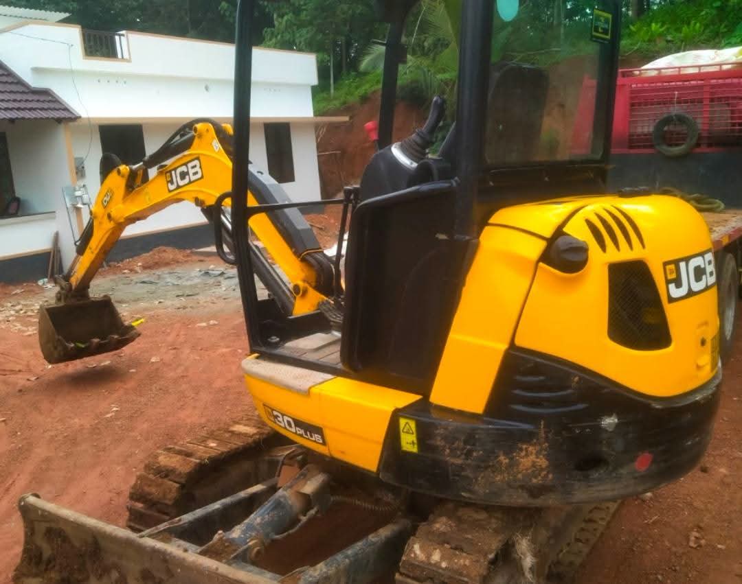 JCB 30 DL5 — Kerala