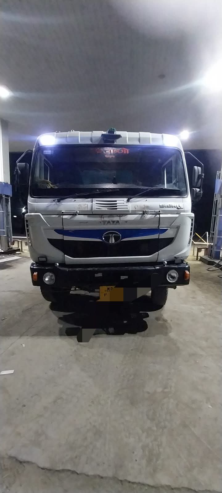 Tata Signa — Indore